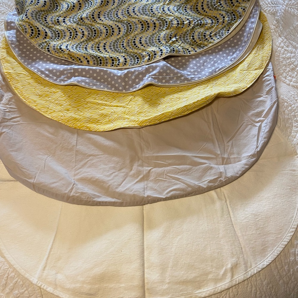 Lot- Stokke Sleepi mini Crib Sheets and Crib Skirt